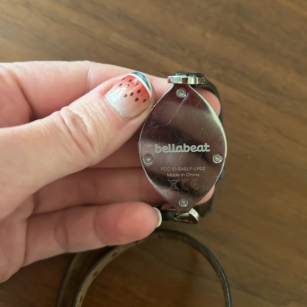 Bellabeat leaf urban with 2 leather wrap bracelets